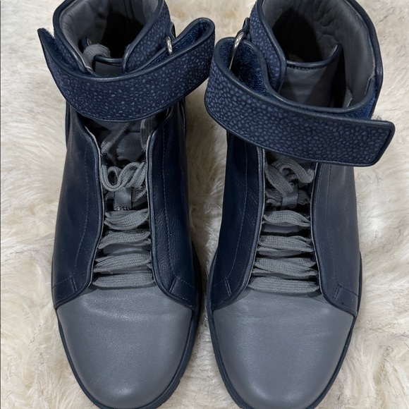 High-Top Navy and Gray Sneakers - Picture 1 of 3
